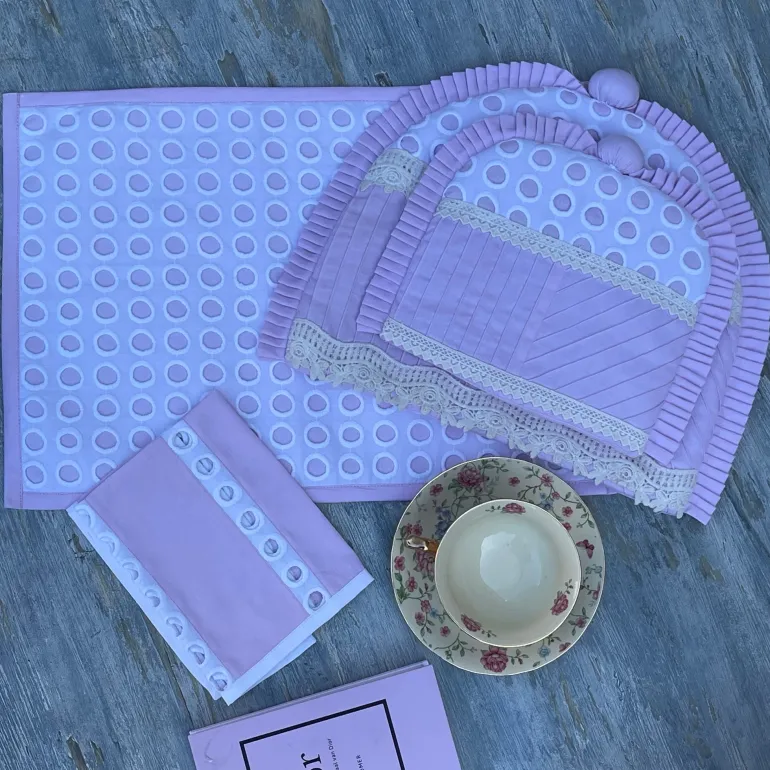 Blushing Circles Napkin (single piece)