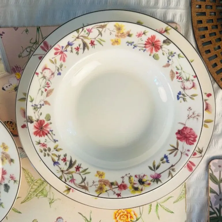 Enchanted Meadow (18 piece plate set)