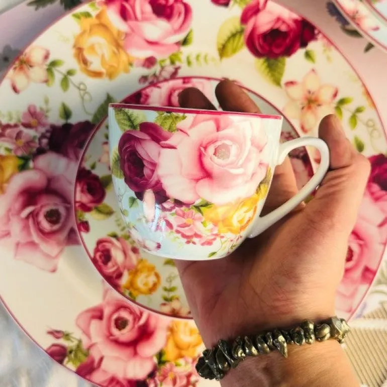 Floral Dreamscape (18 piece plate set)