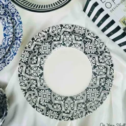 Grace Wins Black 30 Piece Set