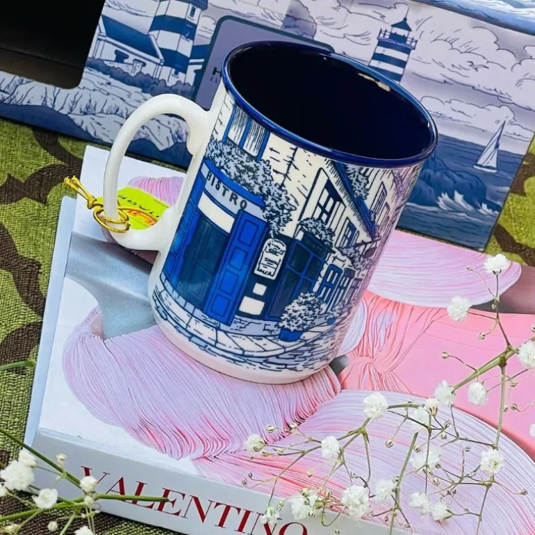 Heritage Coffee Shop Blue Mugs