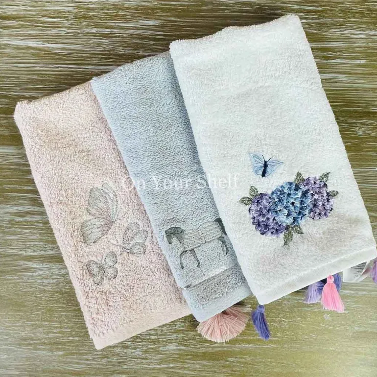 LCW Home White With Purple Flower Towel 12x20