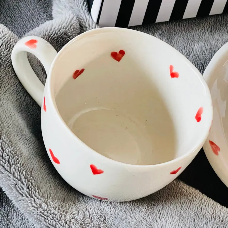 Little Red Heart (set of six cups and saucers)