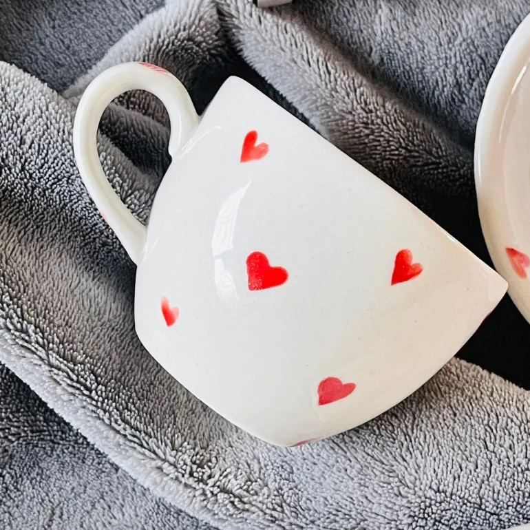 Little Red Heart (set of six cups and saucers)