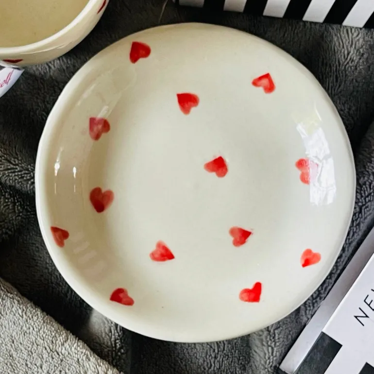 Little Red Heart (set of six cups and saucers)