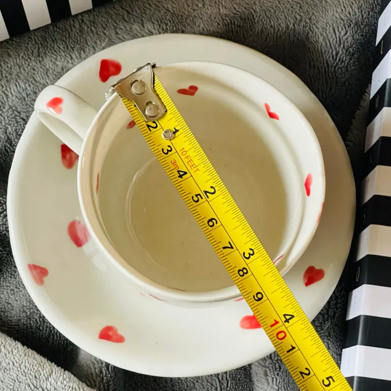Little Red Heart (set of six cups and saucers)