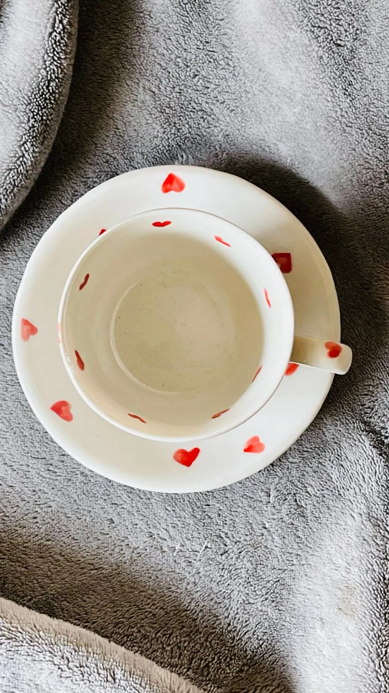 Little Red Heart (set of six cups and saucers)