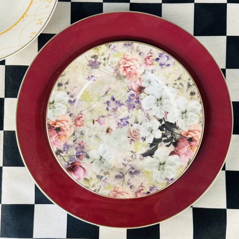 Maroon Rose Dream (18 piece plate set)
