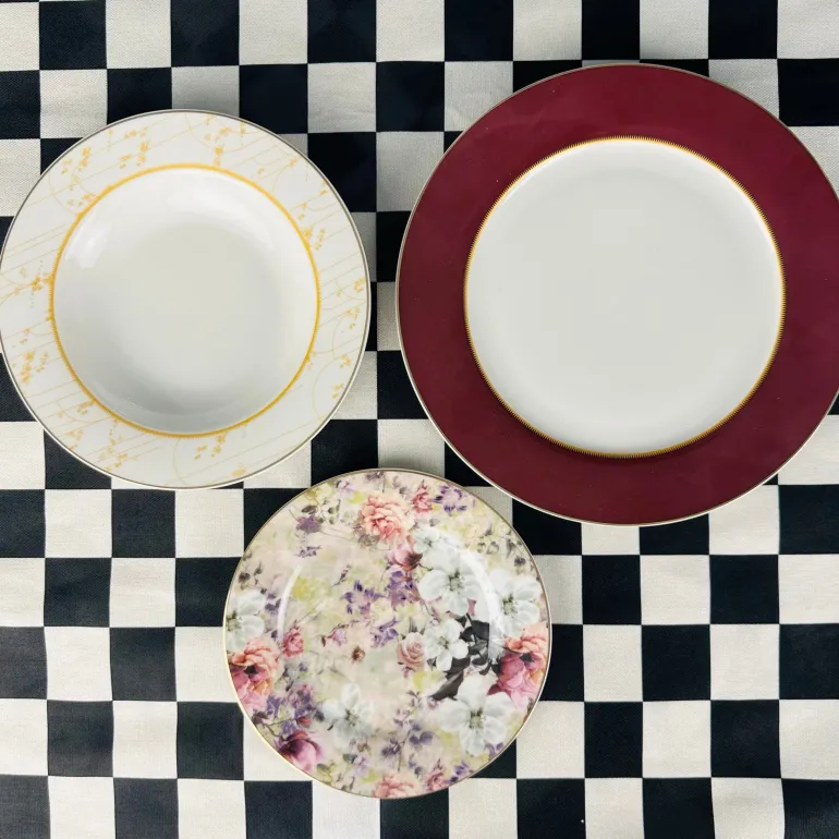 Maroon Rose Dream (18 piece plate set)