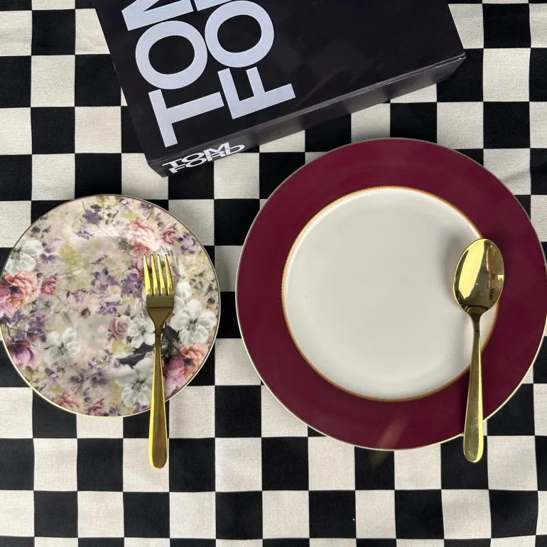 Maroon Rose Dream (18 piece plate set)