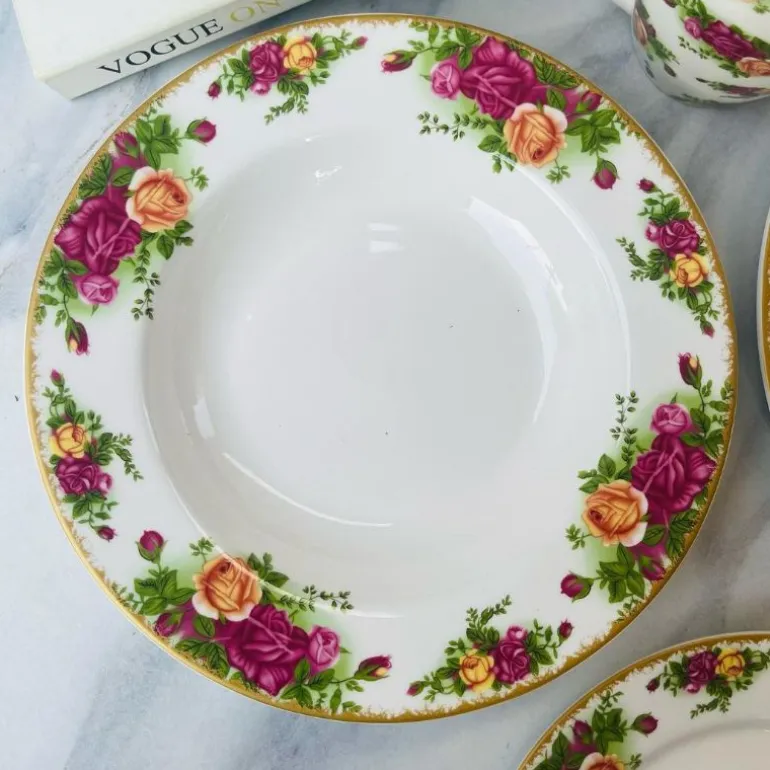 18 Piece Plate Set Old Country Roses