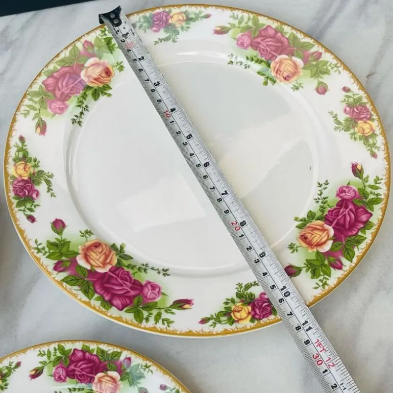 18 Piece Plate Set Old Country Roses
