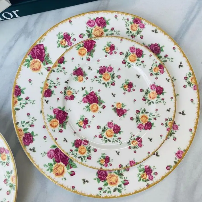 18 Piece Plate Set Twinkle Roses