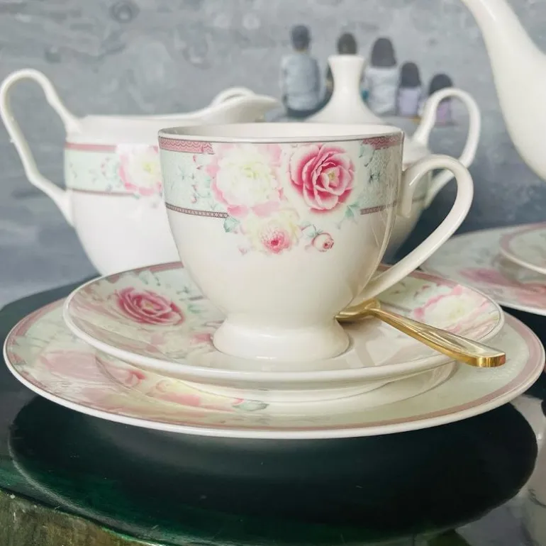 24 Piece Tea Set Blossom