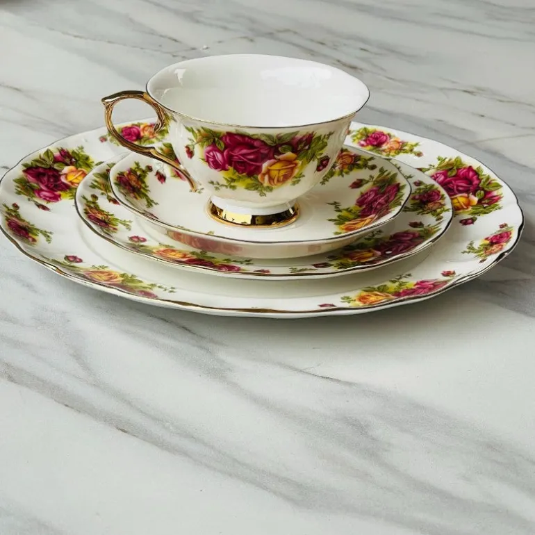 24 Piece Tea Set Old Country Rose