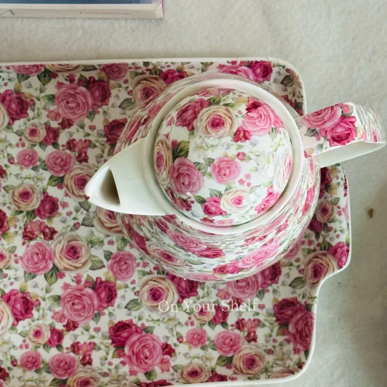 Pretty In Pink (six mugs, one teapot, one tray)