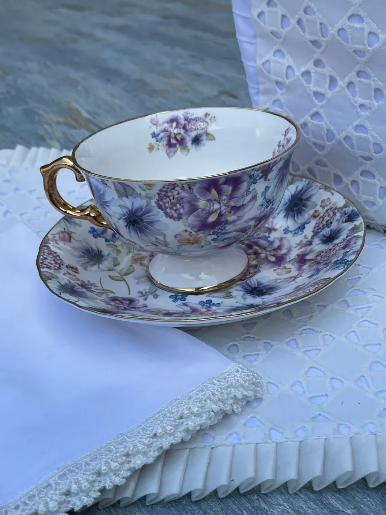 Pure Elegance White Napkin (single piece) Step into a dreamy ambiance with our Pure White Table Mat, adorned with a beautiful white edging. Measuring 16 by 16 inches, it's the perfect enchanting touch for any occasion, adding a whimsical elegance to your dining experience. "Versatile and timeless, our Pure White Table Mat complements any tea set or tableware effortlessly. With its understated elegance, it seamlessly blends with any decor, adding a touch of sophistication to every table setting.
