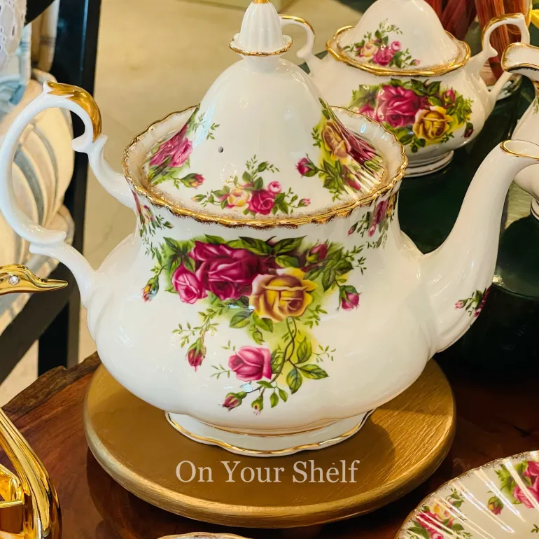 RA Red Rose Love (85 piece dinner set for 12)