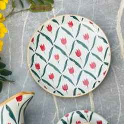 Red Tulip Quater Plate (single piece)