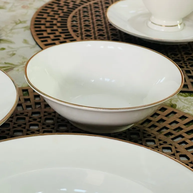 Regal Essence: White and Gold Classic Collection - Dessert Bowl (single piece)