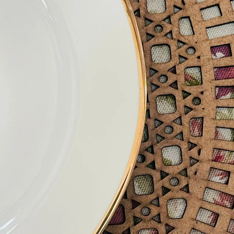Regal Essence: White and Gold Classic Collection - Dinner Plate (single piece)