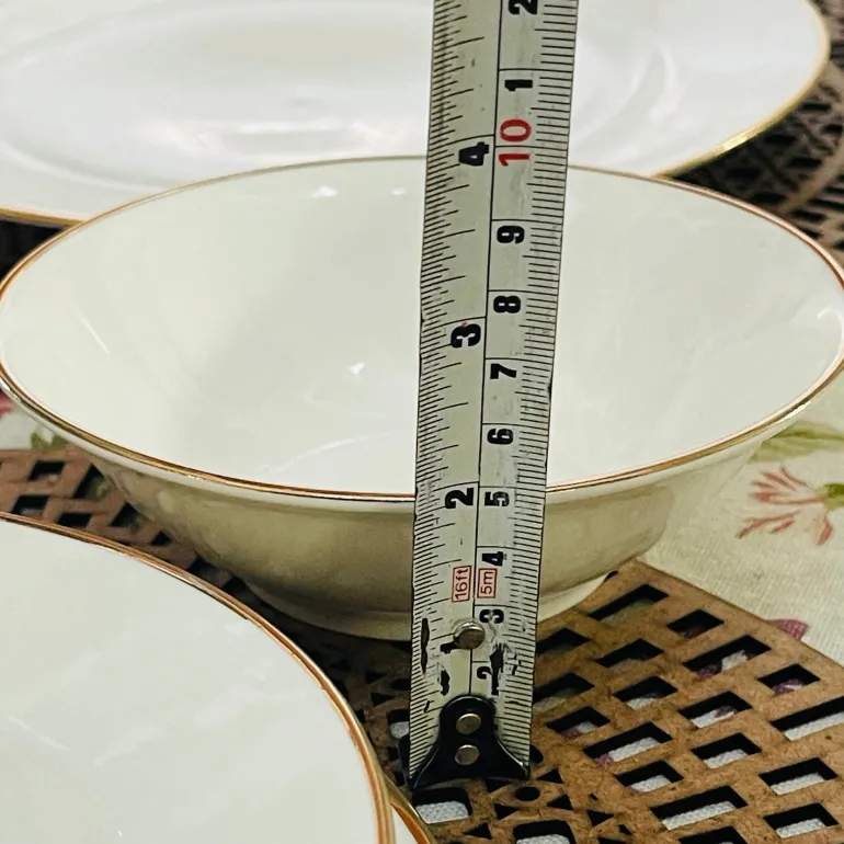 Regal Essence: White and Gold Classic Collection - Dessert Bowl (single piece)