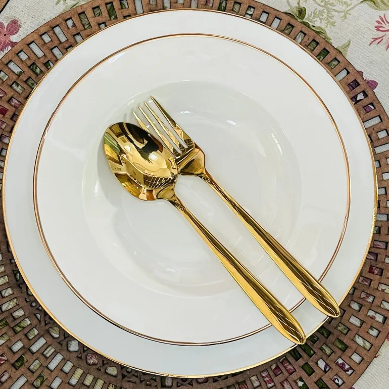 Regal Essence: White and Gold Classic Collection - Dinner Plate (single piece)