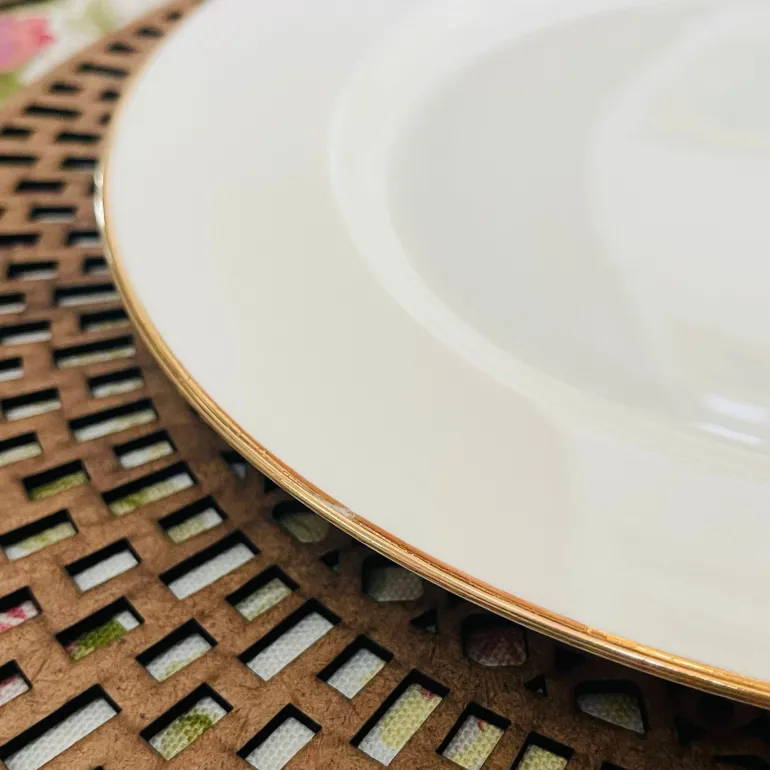 Regal Essence: White and Gold Classic Collection - Dinner Plate (single piece)