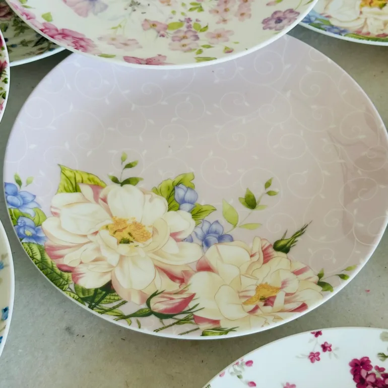 Rosette Garden (Set Of 8 Quarter Plates)