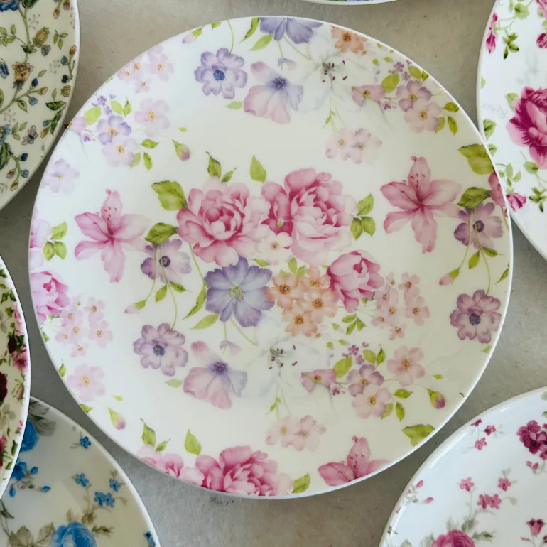 Rosette Garden (Set Of 8 Quarter Plates)