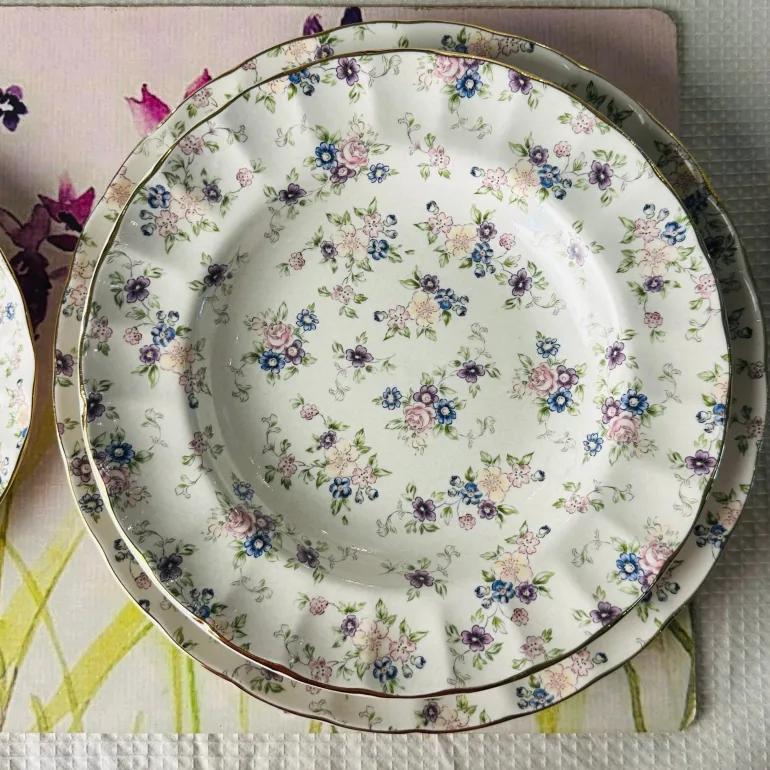 Secret Garden Spring Floral Gold Handle (75 piece dinner set)