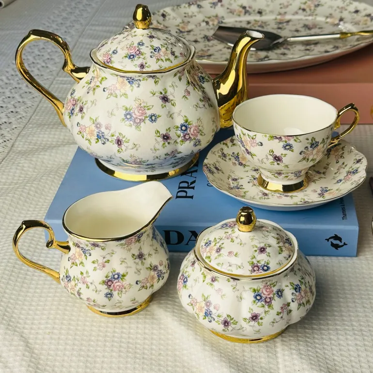 Secret Garden Spring Floral Gold Handle (75 piece dinner set)