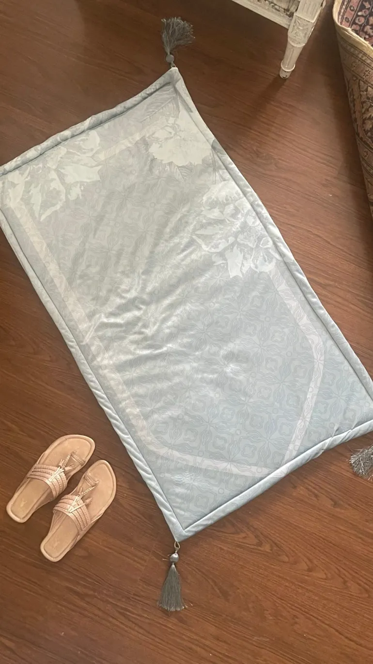 Soft Blue Prayer Mat/Jaannamaz