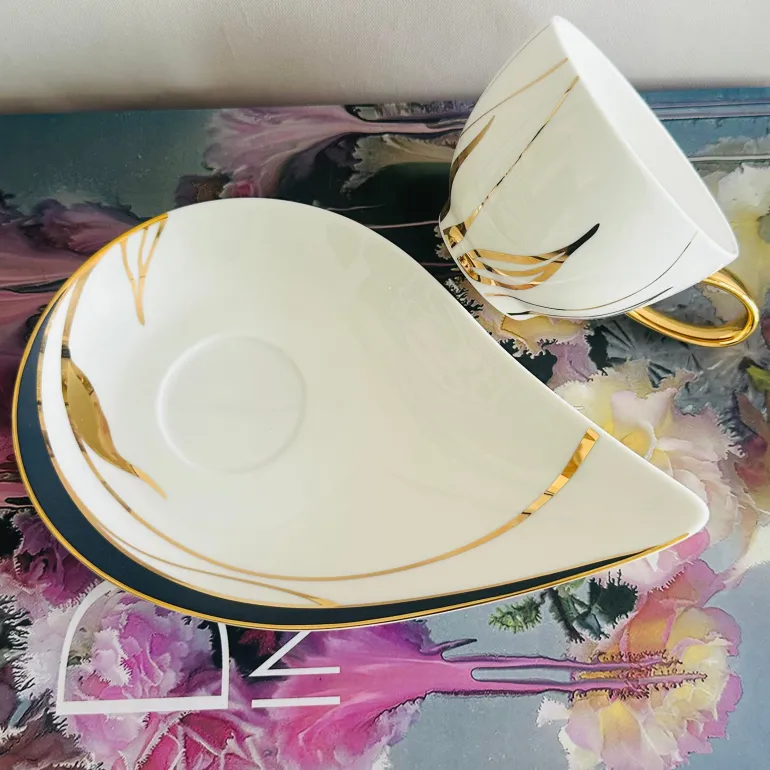 The Golden Mirage TeaCups (Set Of Six TeaCups & Saucers)