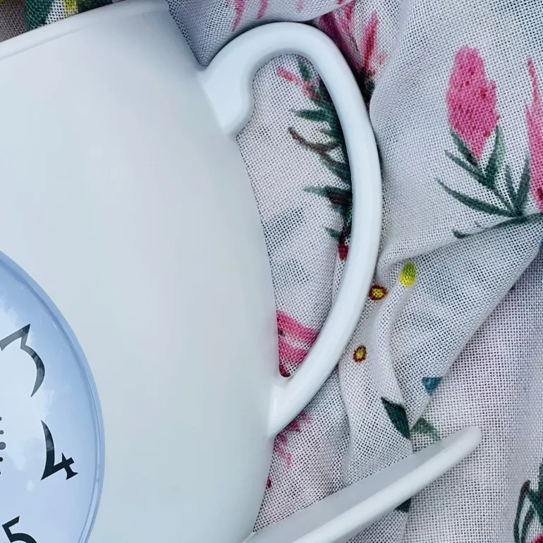 WhimsiTea Time Clock(white)